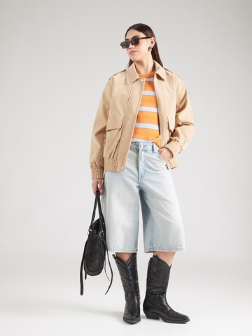 Pull-over & Other Stories en orange