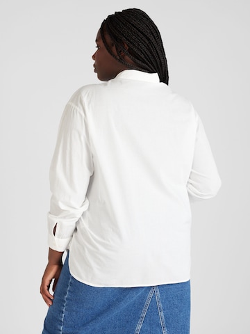 Vero Moda Curve - Blusa 'FIE' en blanco