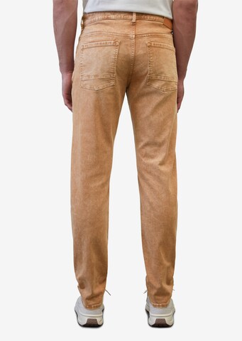 Marc O'Polo Tapered Jeans 'OSBY' in Bruin