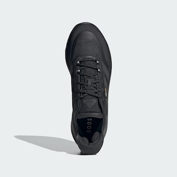 ADIDAS SPORTSWEAR Sports shoe 'Avryn' in Black