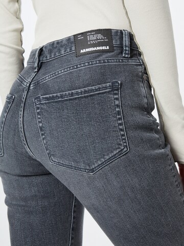 ARMEDANGELS Regular Jeans 'Carena' in Zwart