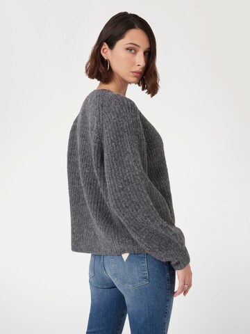 GUESS Strickjacke in Grau