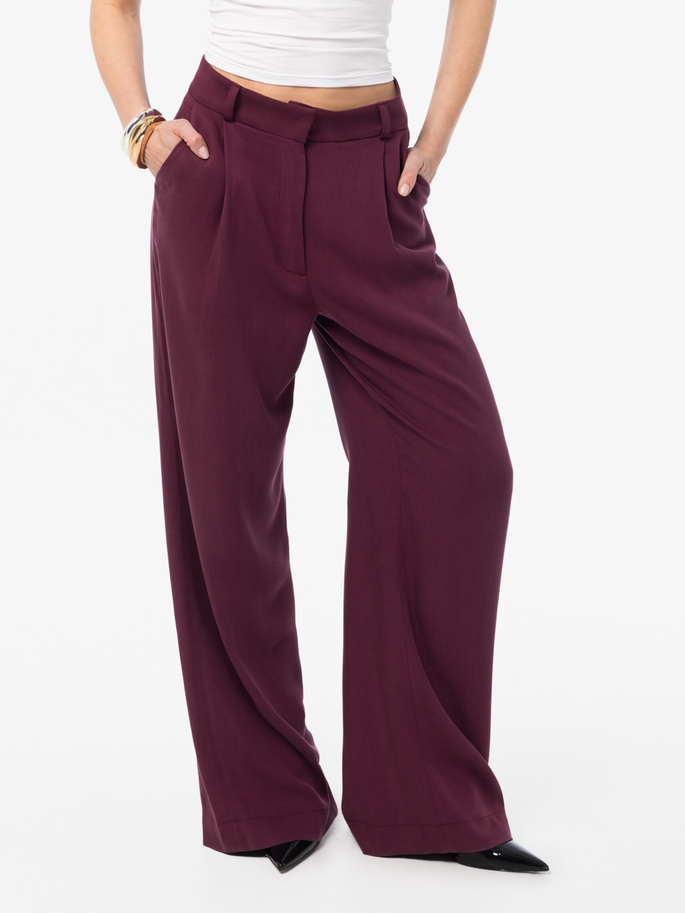 mandragora Loose fit Pants 'Naia' in Purple: front