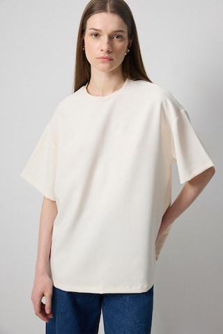 Touche Prive Shirt in Beige: voorkant