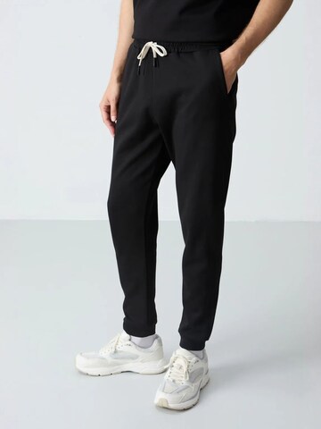 Tommy Life Joggingová souprava 'Aktive Sets' – černá