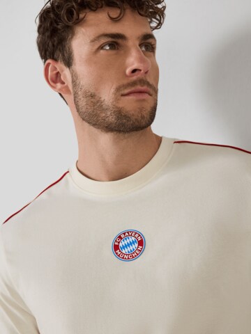 FC BAYERN MÜNCHEN Shirt in White
