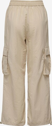 Loosefit Pantaloni cargo 'KARIN' di ONLY in beige