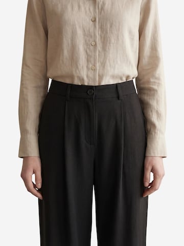 Wide leg Pantaloni con pieghe di My fashion in nero