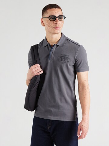 NAPAPIJRI Paita 'ESERAS' värissä harmaa: etupuoli