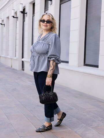 Trendyol Curve Μπλούζα σε μπλε