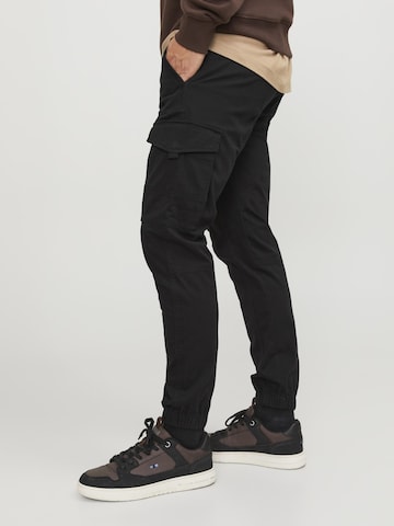 JACK & JONES Tapered Cargo trousers in Black