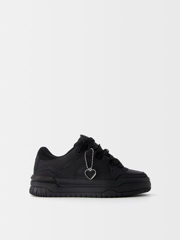 Sneaker bassa di Bershka in nero