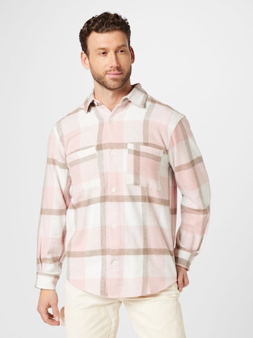 BURTON MENSWEAR LONDON Comfort fit Button Up Shirt in Pink: front