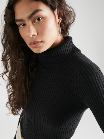 HOLLISTER Sweater in Black