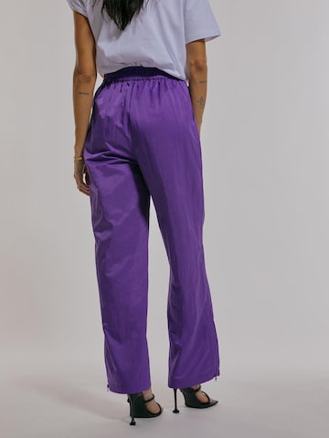 ABOUT YOU x Chiara Biasi Loose fit Pants 'Cleo' in Purple