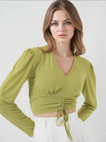 Bigdart Top in Green: front