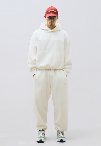 Tapered Pantaloni di Bershka in bianco