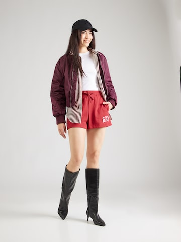 Regular Pantaloni 'HERITAGE' de la GAP pe roșu