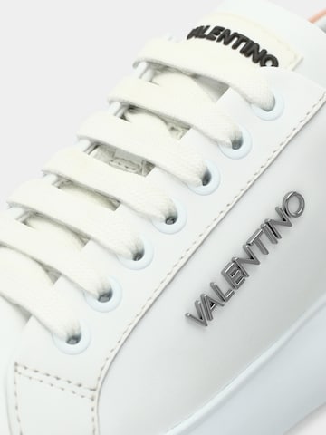 Baskets basses 'JUMP' Valentino Shoes en blanc