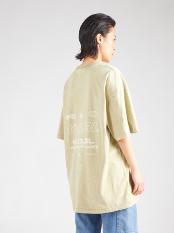 Karo Kauer - Camiseta talla grande en verde: frente