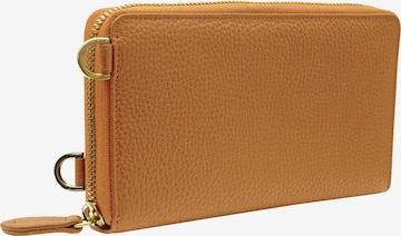 Braun Büffel Wallet in Brown