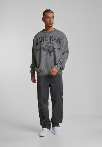 Karl Kani - Sudadera 'Street Academy' en gris