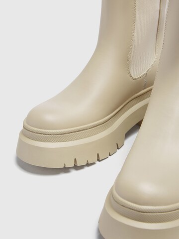 Pull&Bear Chelsea Boots in Beige