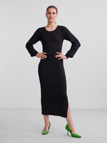 PIECES Πλεκτό φόρεμα 'DICTE' σε μαύρο: μπροστά
