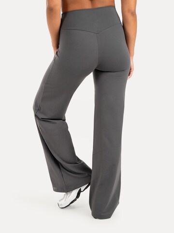 évasé Leggings ' Neola ' Smilodox en gris