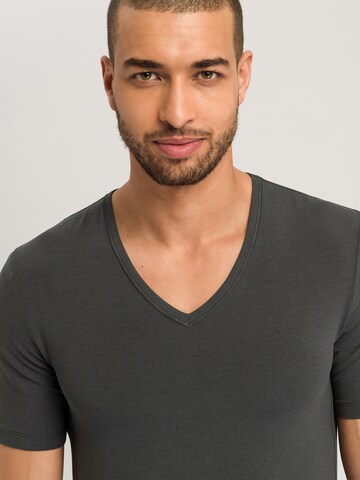 Hanro Undershirt 'Natural' in Black