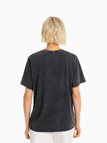 Bershka T-Shirt in Schwarz