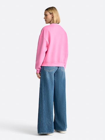 Rich & Royal Sweatshirt in Pink