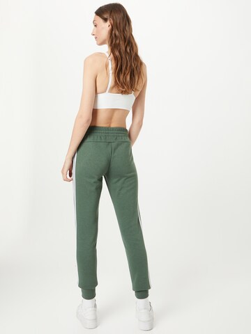 Effilé Pantalon de sport 'Essentials Fleece 3-Stripes' ADIDAS SPORTSWEAR en vert