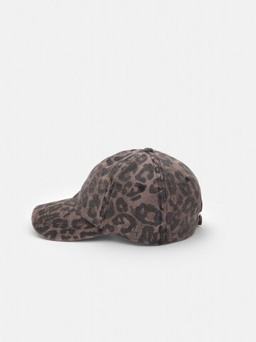 Pull&Bear Cap in Brown: front