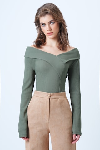 Trend Alaçatı Stili Shirt in Groen: voorkant