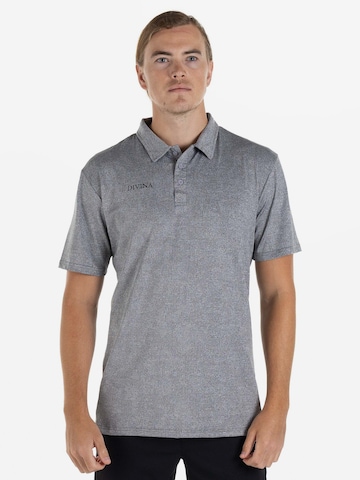 Divina Poloshirt 'Caligo' in Grau: Vorderseite