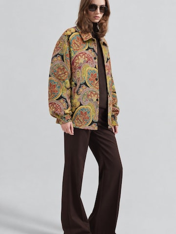 Giacca di mezza stagione 'Pai̇sley Pri̇nt Bomber Jacket' di Touché Privé in rosso