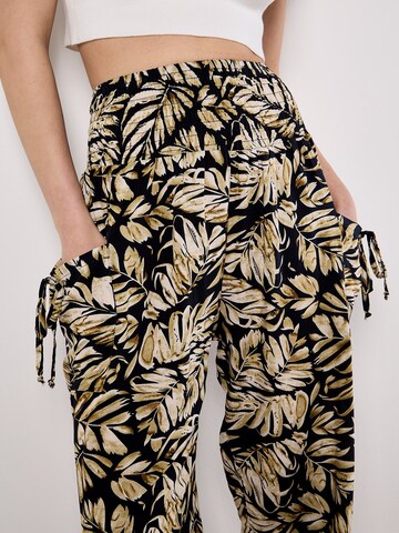 Apricot Loose fit Pants ' ' in Blue