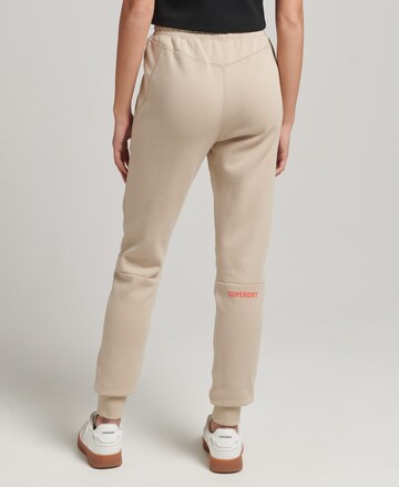 Effilé Pantalon Superdry en beige