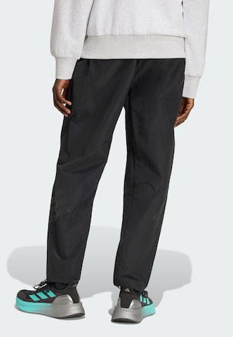 Loosefit Pantalon de sport 'Mercedes - Amg Petronas Formula 1 Team' ADIDAS PERFORMANCE en noir