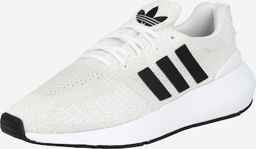 ADIDAS ORIGINALS Sneakers laag 'Swift Run 22' in Wit: voorkant