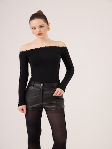 HOLLY LOLLY Blouse in Zwart