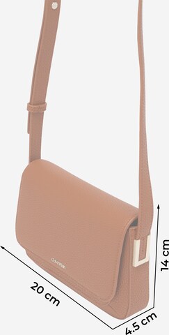 Calvin Klein Torba na ramię w kolorze brązowy