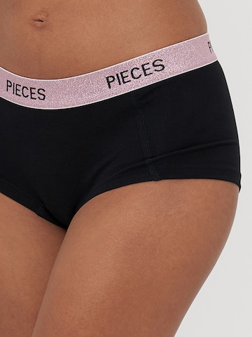 PIECES - Hipster em preto