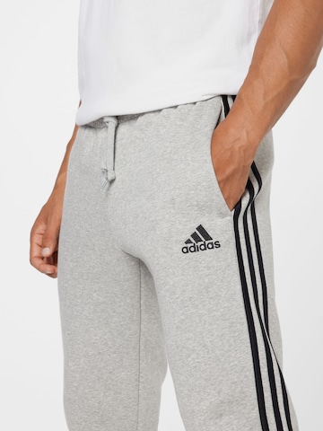 ADIDAS SPORTSWEAR Zúžený Sportovní kalhoty – šedá