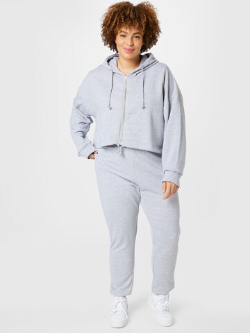 Tuta da jogging di Missguided Plus in grigio: frontale