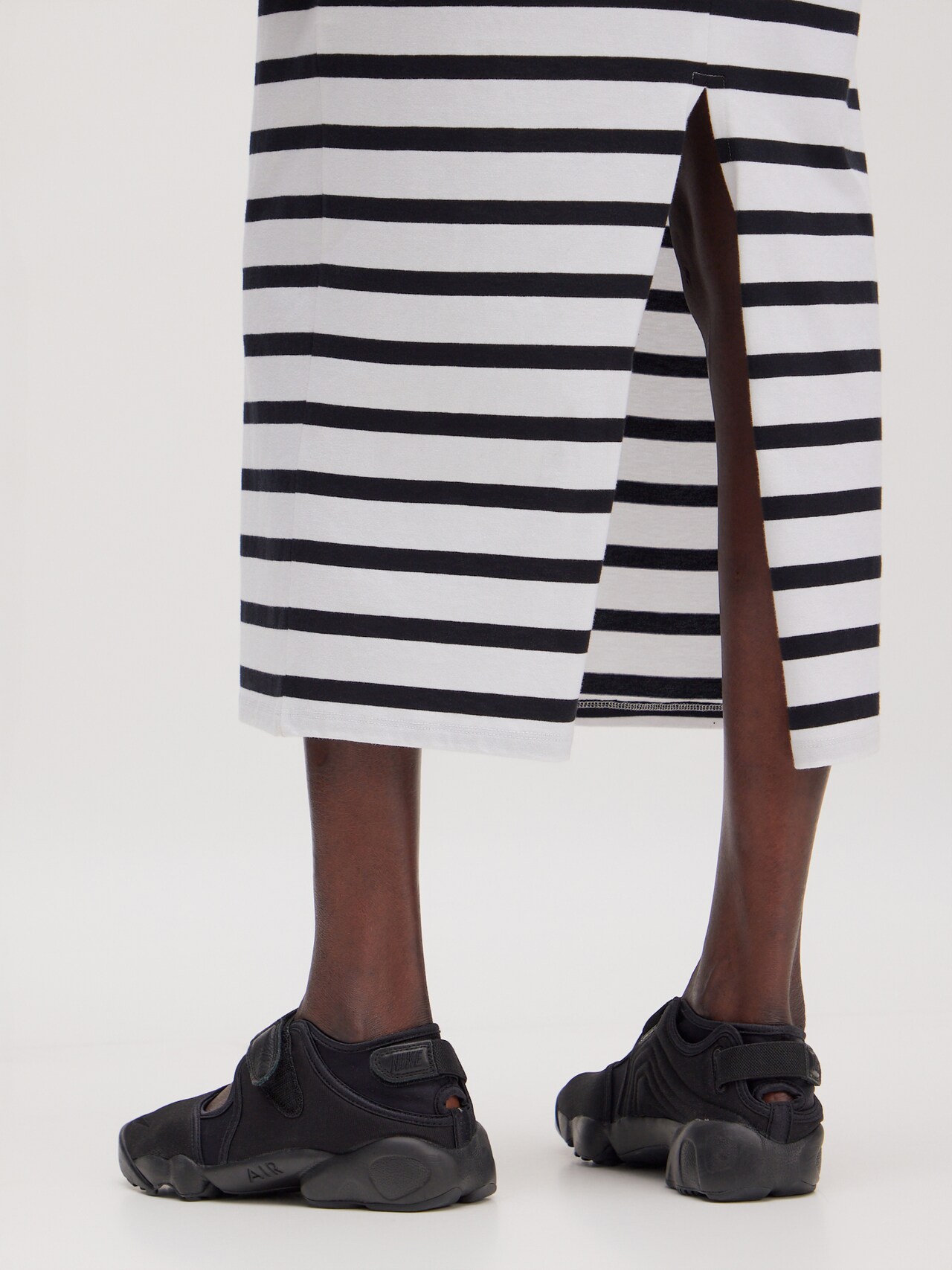EDITED Jurk 'Liadan Dress' Zwart