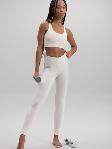 Hey Honey Skinny Leggings 'Cropped' in White: front
