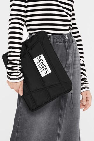 SENSES.THE LABEL Pouch in Black: front