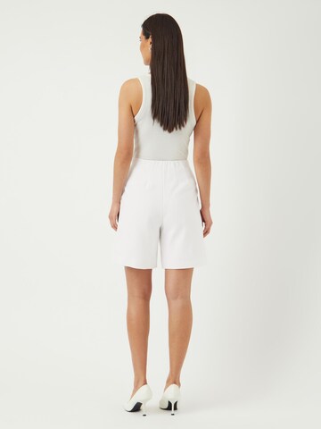 regular Pantaloni 'YASIlea' di YAS in bianco